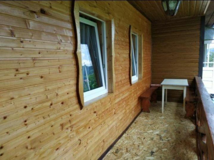 V Ulyanu Hotel Яремче Екстериор снимка