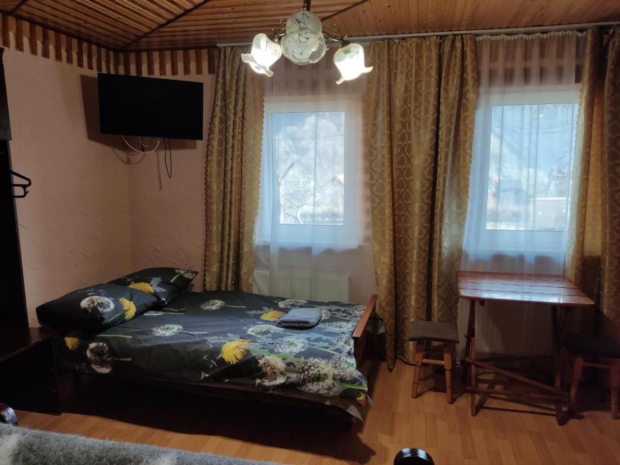 V Ulyanu Hotel Яремче Екстериор снимка